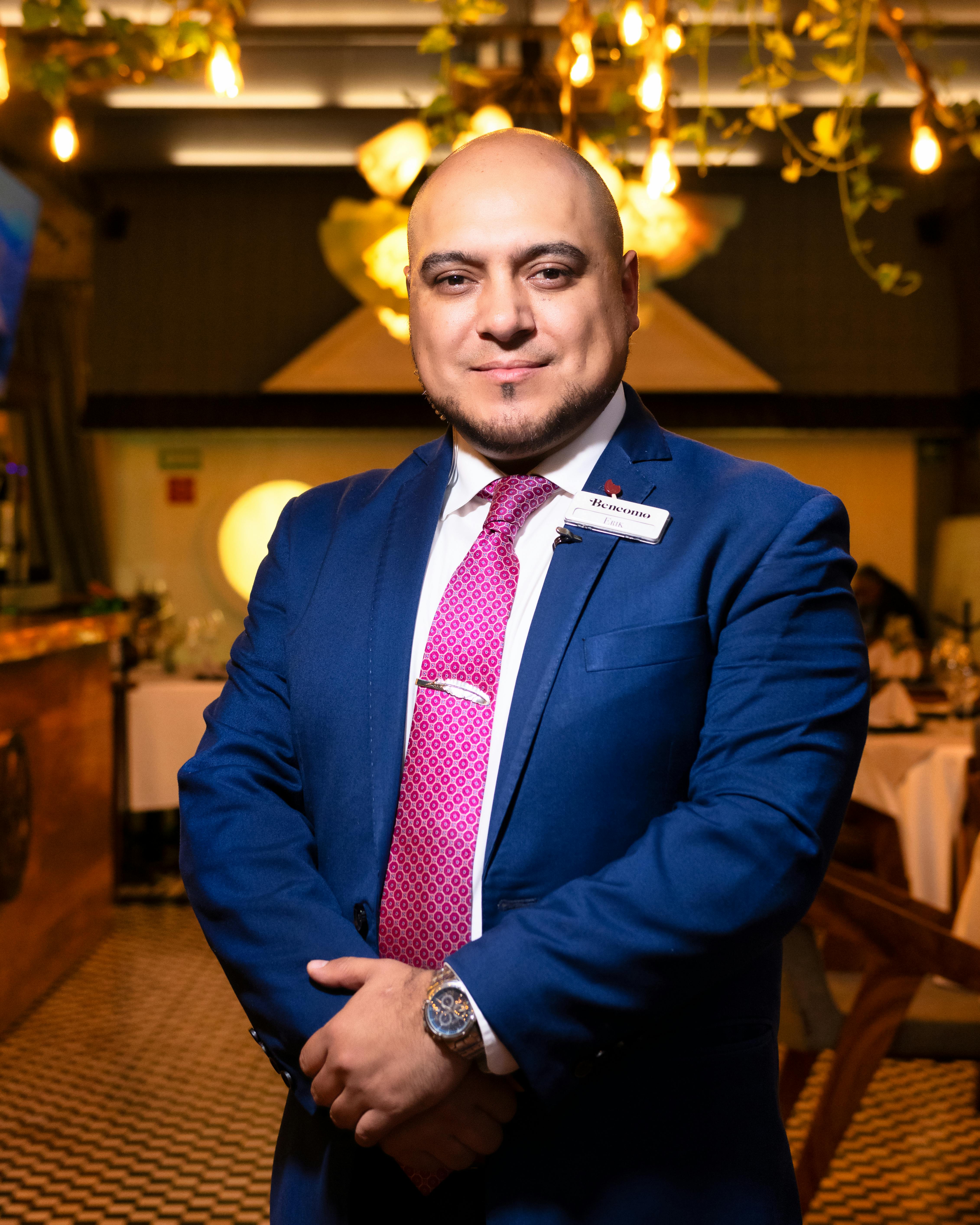 Dinsphere restaurant management team